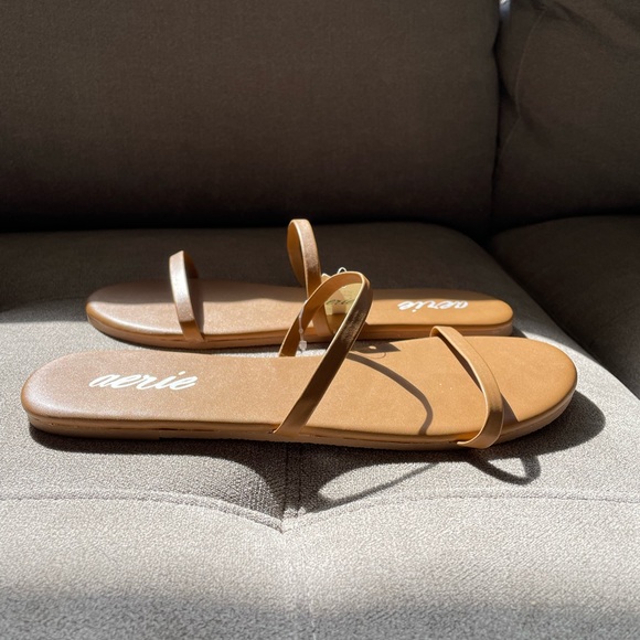 SOLD - NWT Aerie Sandals - Picture 3 of 4